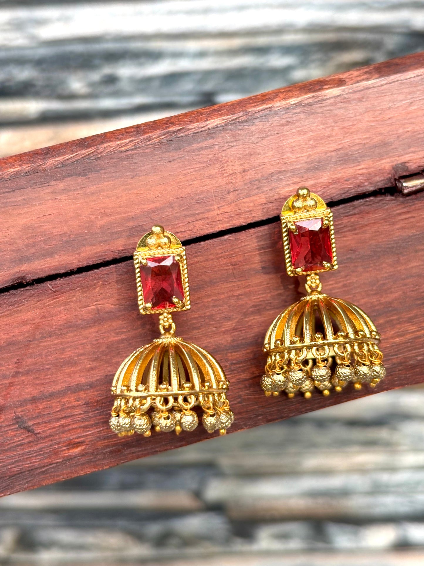 Emerald / Ruby Jhumka Earrings
