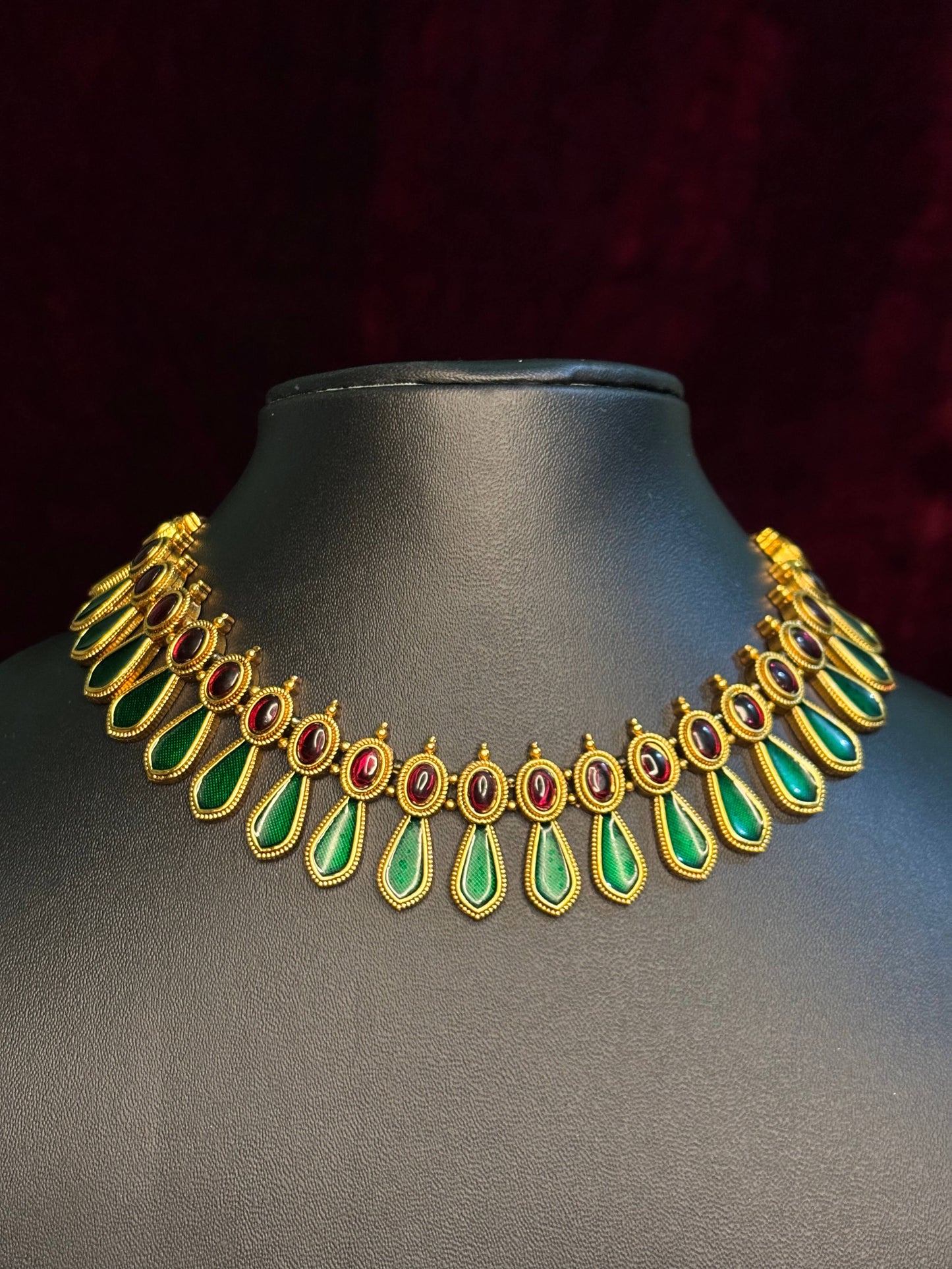 Traditional Kerala Palakka Mala necklace with green enamel and ruby-red accents in gold finish – Agneira Jewels