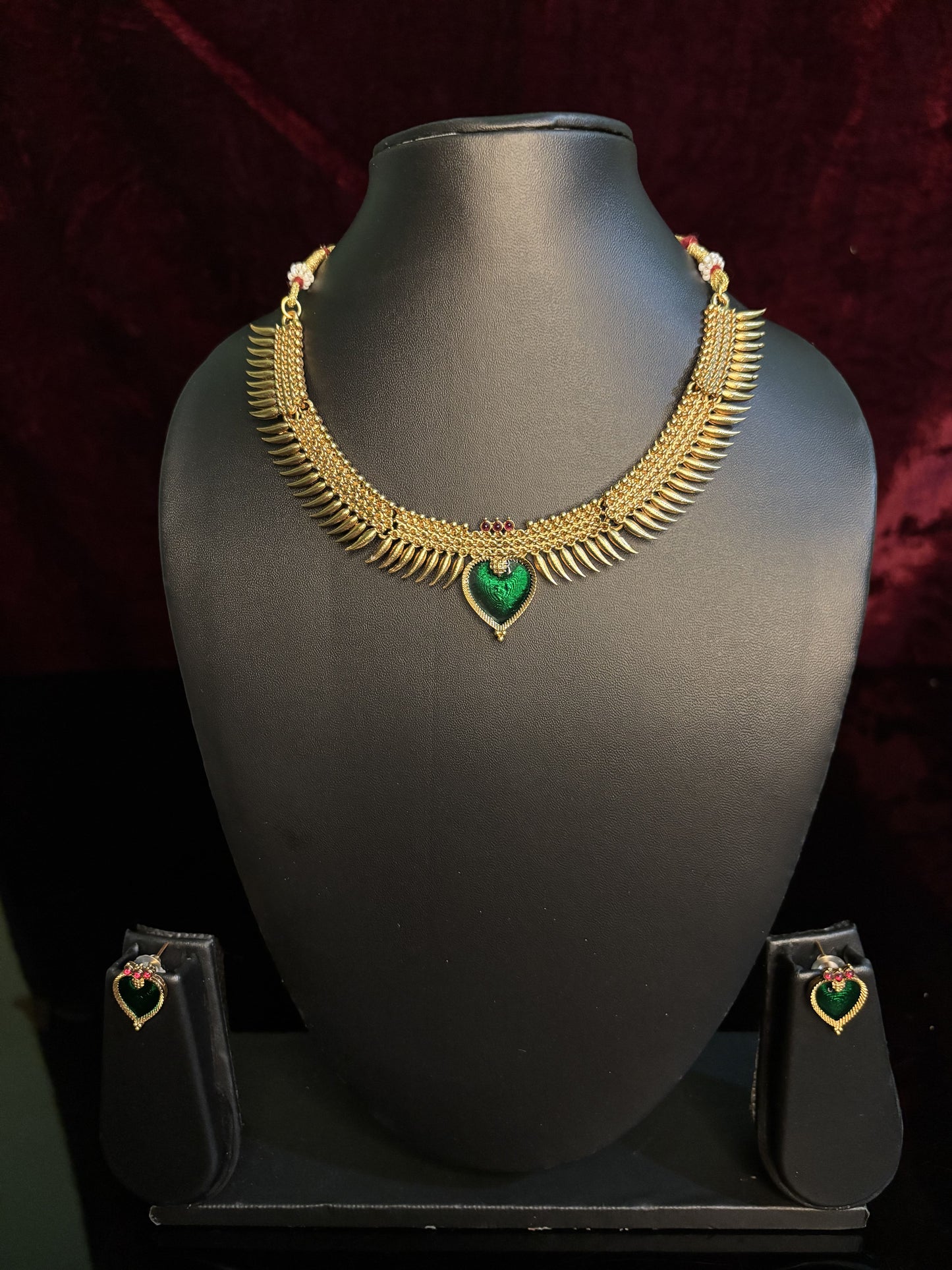 Mulla Mottu Mala with Green Palakka Pendant