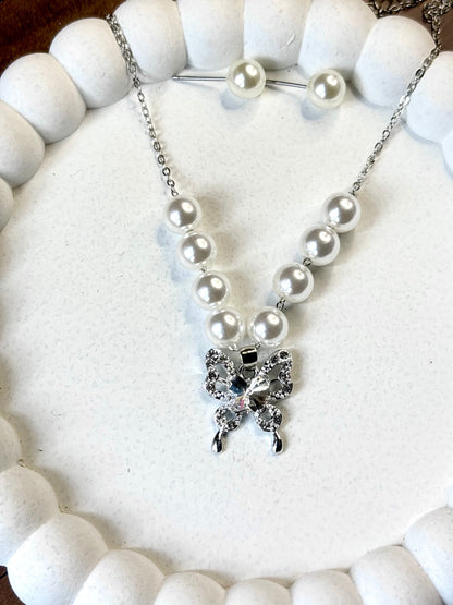 Pearl Butterfly Silver Necklace Set