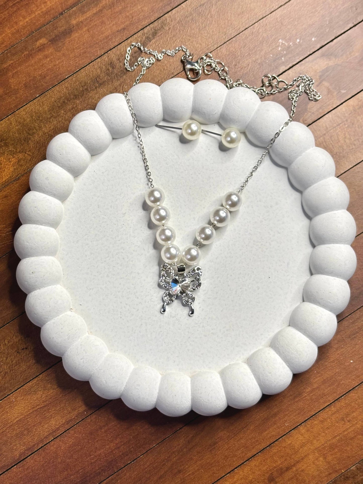 Pearl Butterfly Silver Necklace Set
