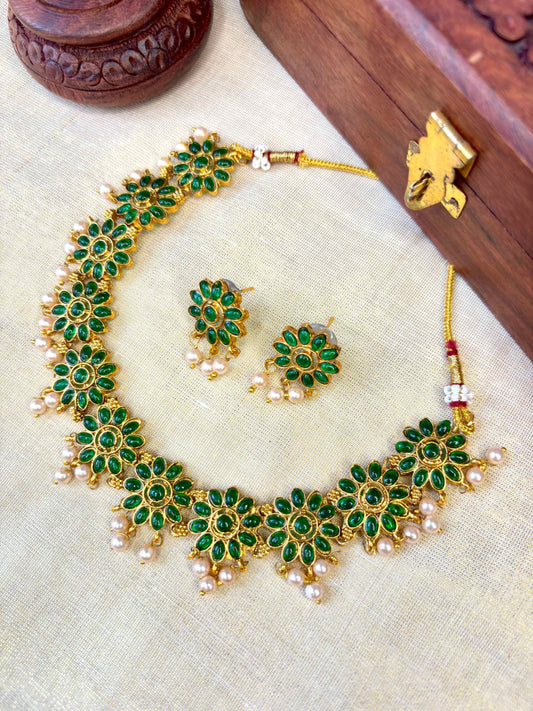 Floral Choker with Pearl