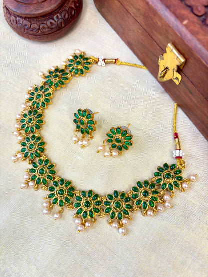 Floral Choker with Pearl