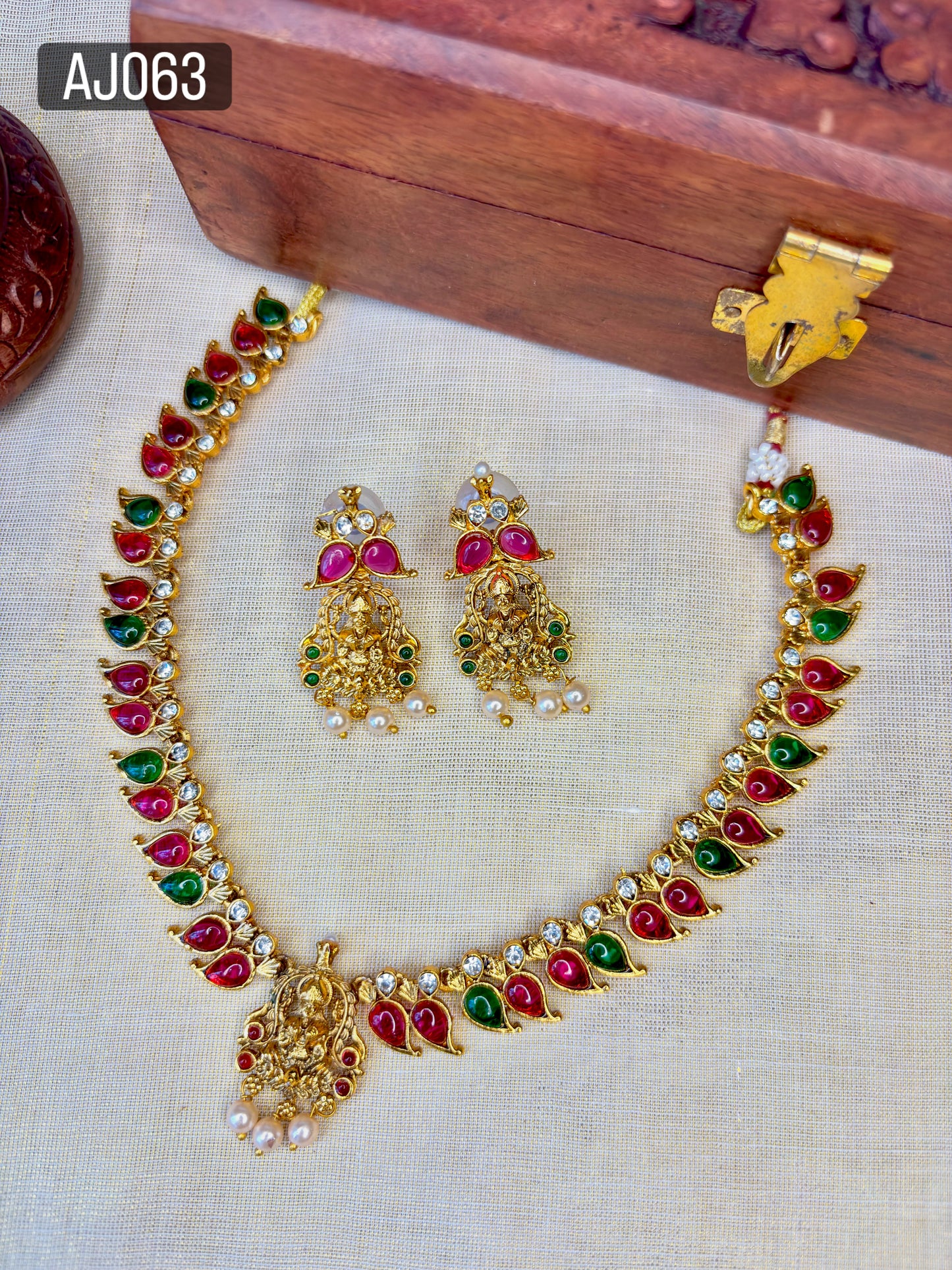 Amrita Kalasa Necklase