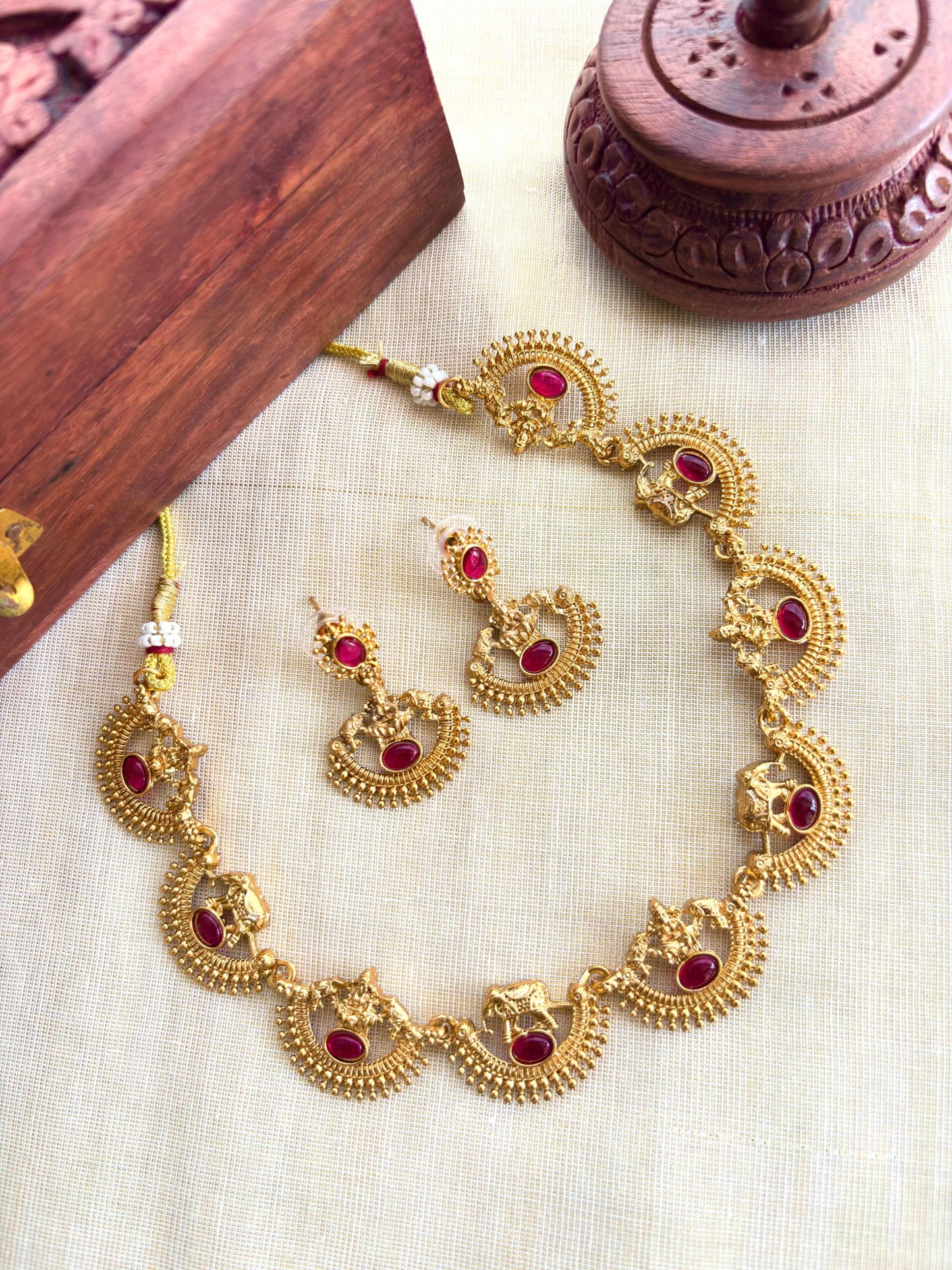 Gajavanthi Necklace Set